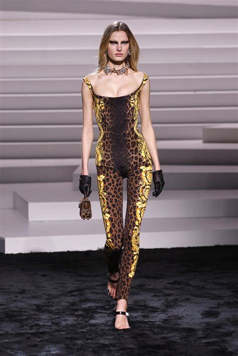 beauty versace|versace milan fashion week.